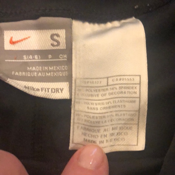 Nike Workout Capris - Sz small - Picture 5 of 6